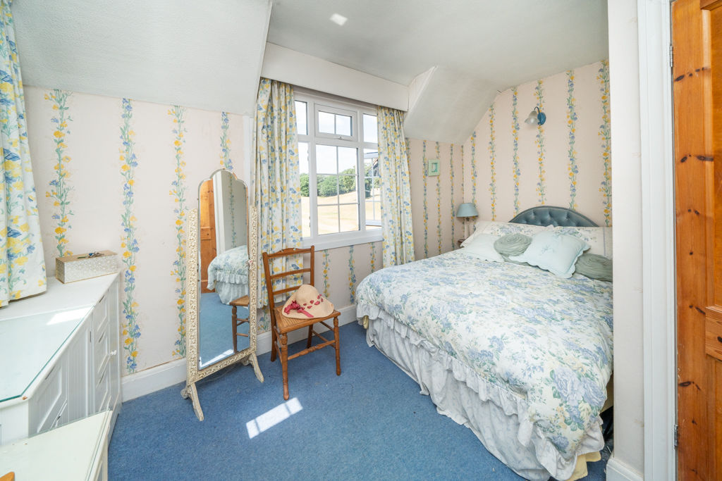 Bedroom- click for photo gallery